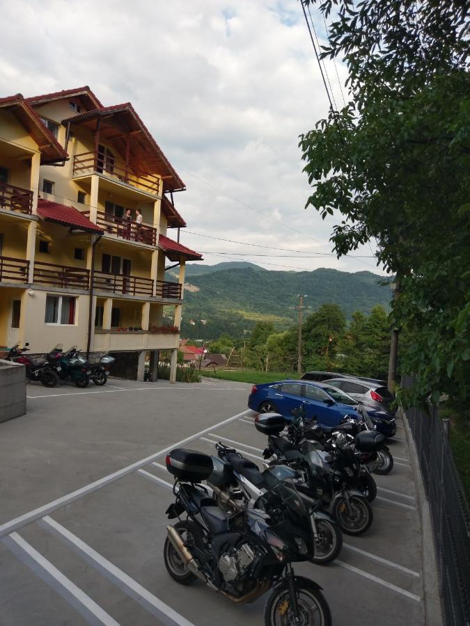 Pensiunea Tiuta Hotell Corbeni Exteriör bild