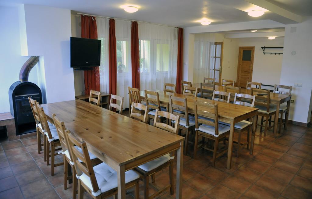 Pensiunea Tiuta Hotell Corbeni Exteriör bild